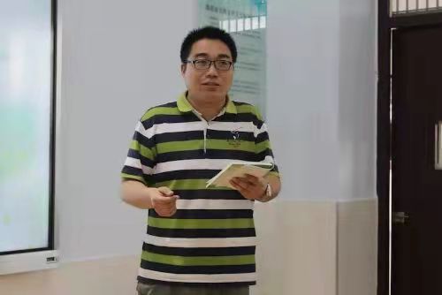 濮陽市第一高級中學(xué) 指導(dǎo)老師 張理坤.jpg