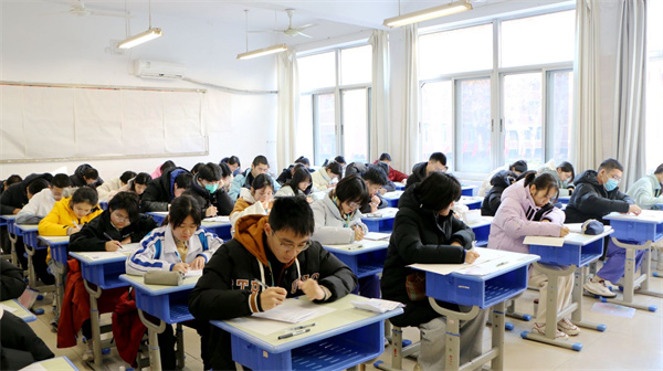 賽場(chǎng).jpg