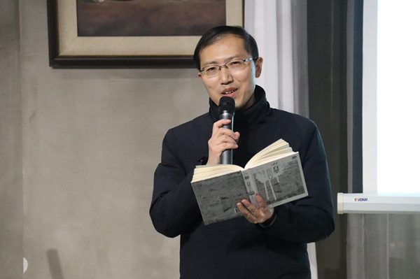 讀詩_副本.jpg