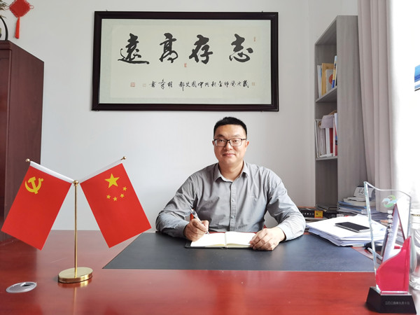 校長(zhǎng)_副本.jpg